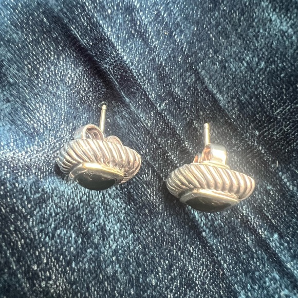 David Yurman Petite Albion Stud Earrings in Sterling Silver with Onyx - Picture 12 of 12